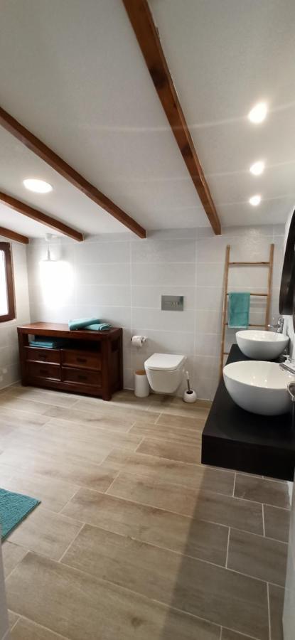 Beautiful Chalet With Wifi And Free Parking Arona  Zewnętrze zdjęcie