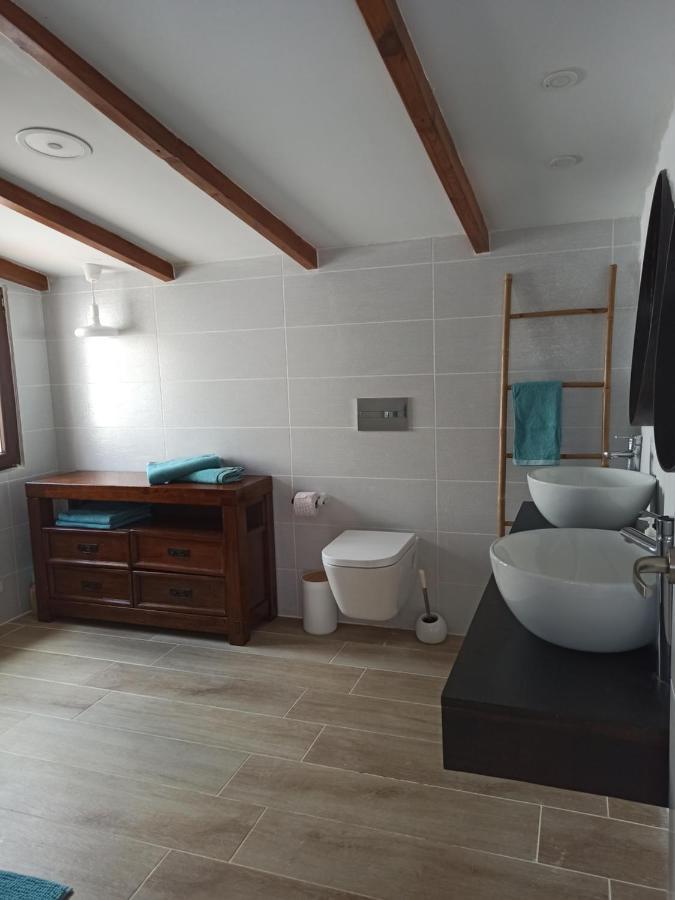 Beautiful Chalet With Wifi And Free Parking Arona  Zewnętrze zdjęcie